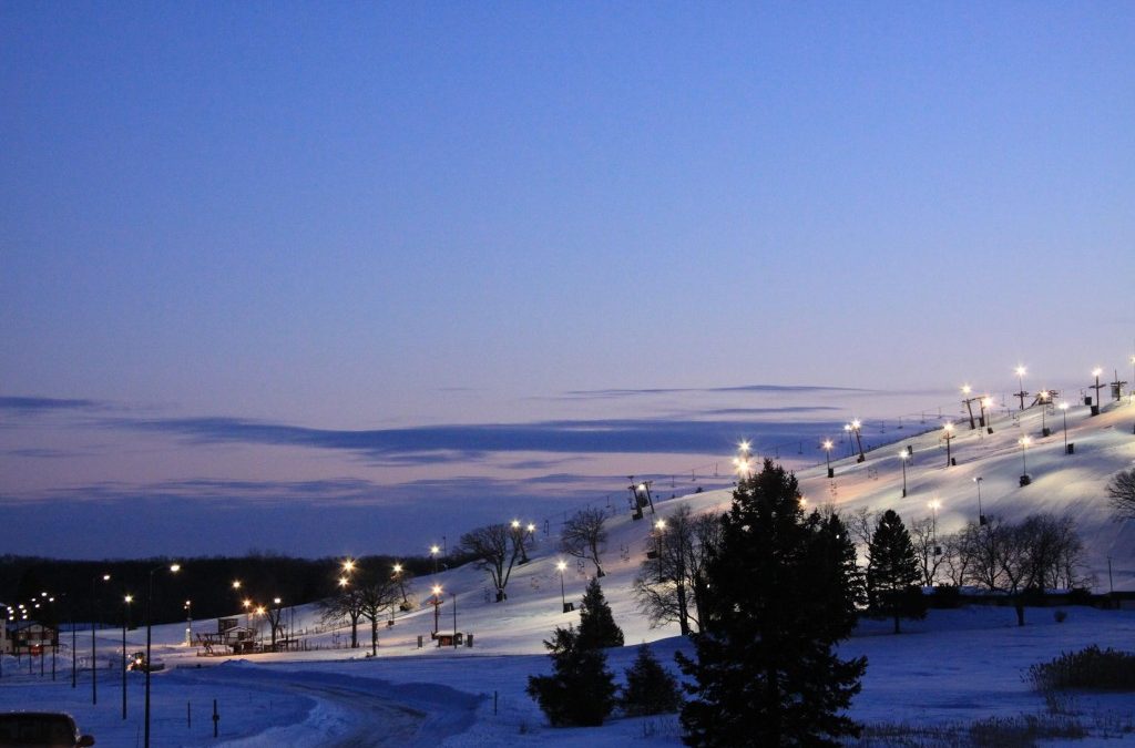 14 Places to Ski and Snowboard in Wisconsin