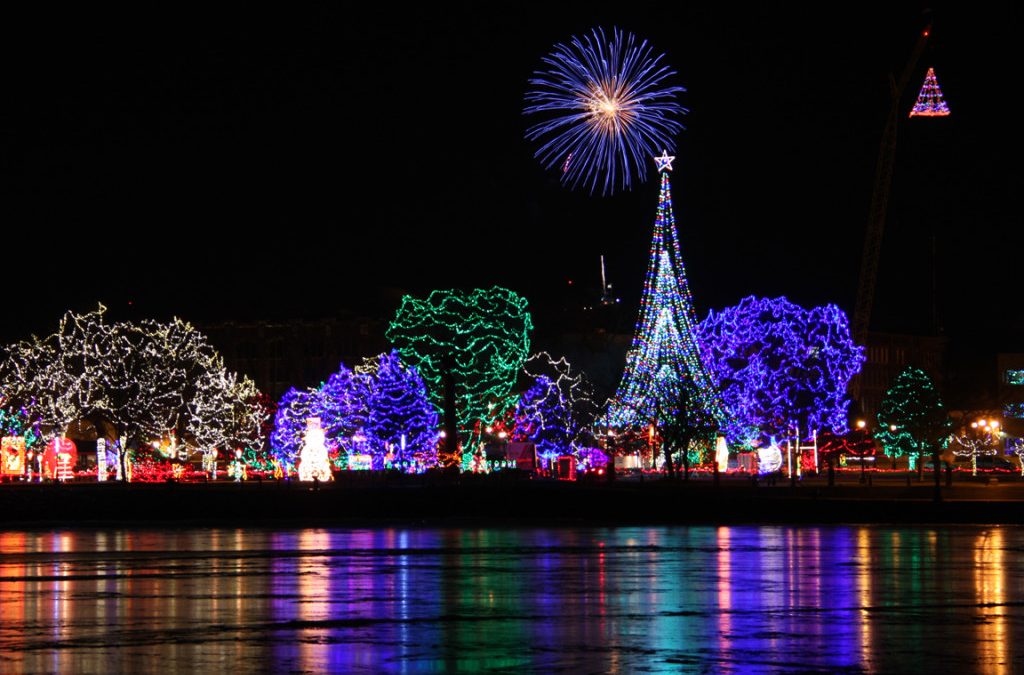 These 7 Wisconsin Cities Are Home to Dazzling Holiday Light Shows
