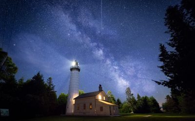 18 Jaw-Dropping Wisconsin Lighthouse Photos