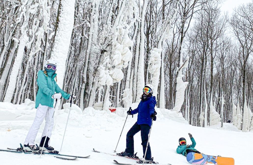 5 Wisconsin Ski Hills to Explore This Winter